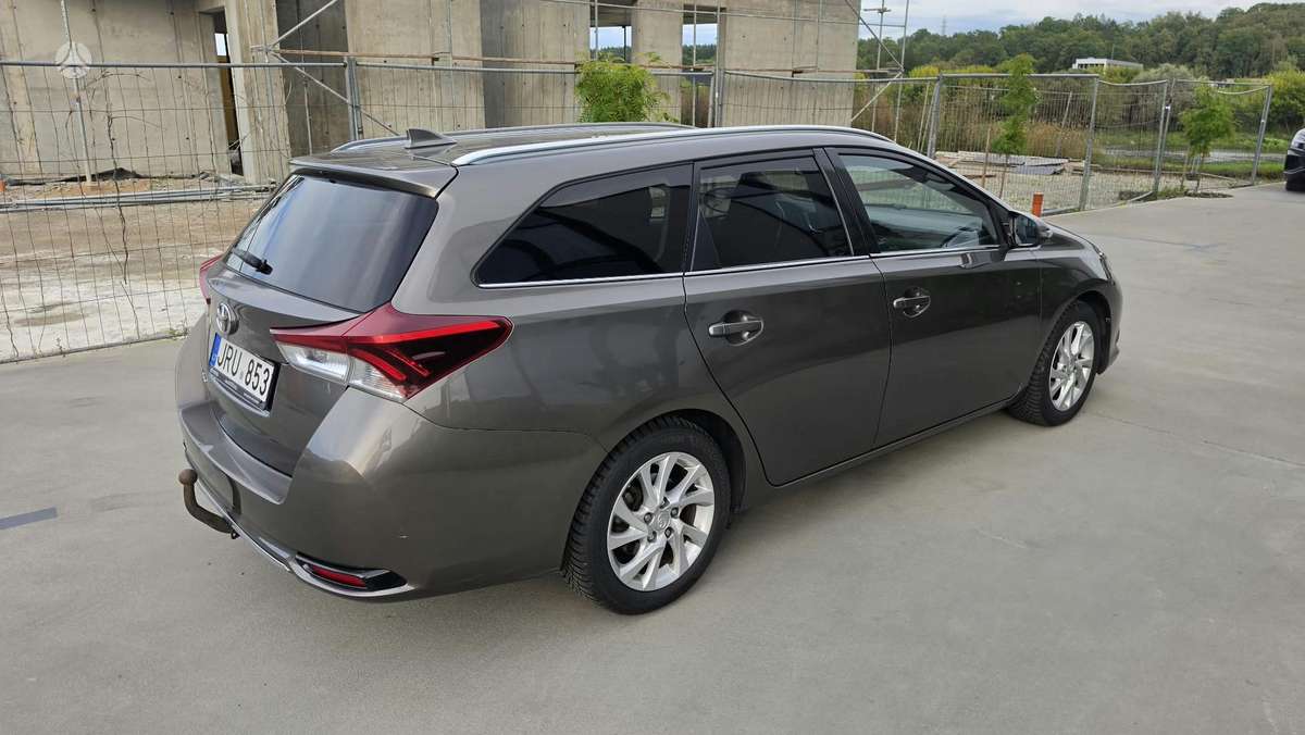 Toyota Auris, 1.6 l., Универсал