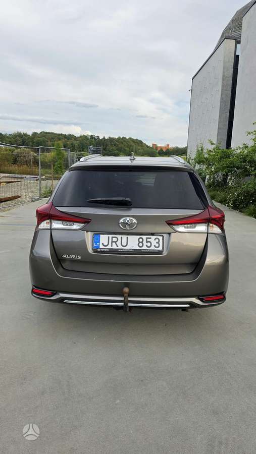 Toyota Auris, 1.6 l., Универсал