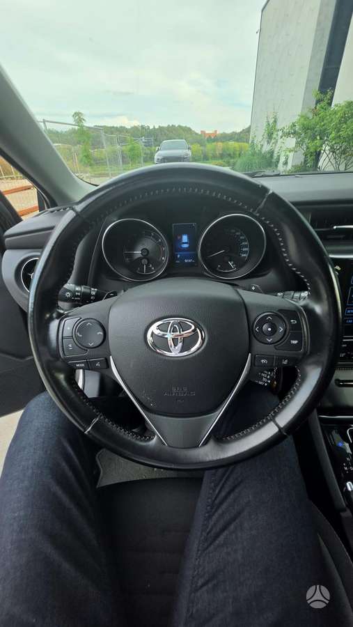 Toyota Auris, 1.6 l., Универсал