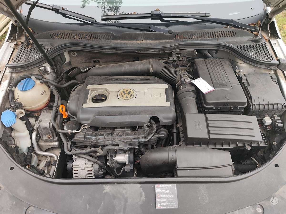 Volkswagen Passat CC - 11