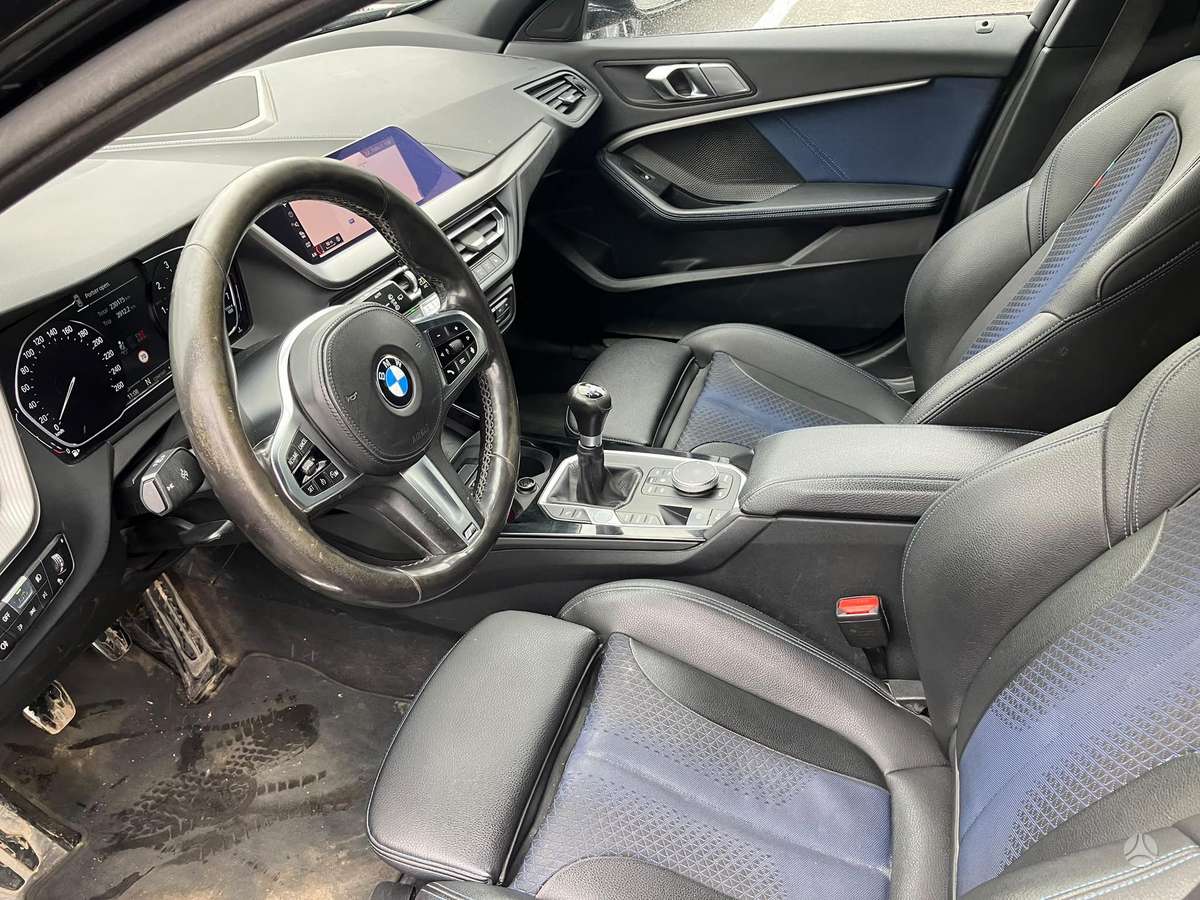BMW 118, 1.5 l., hatchback