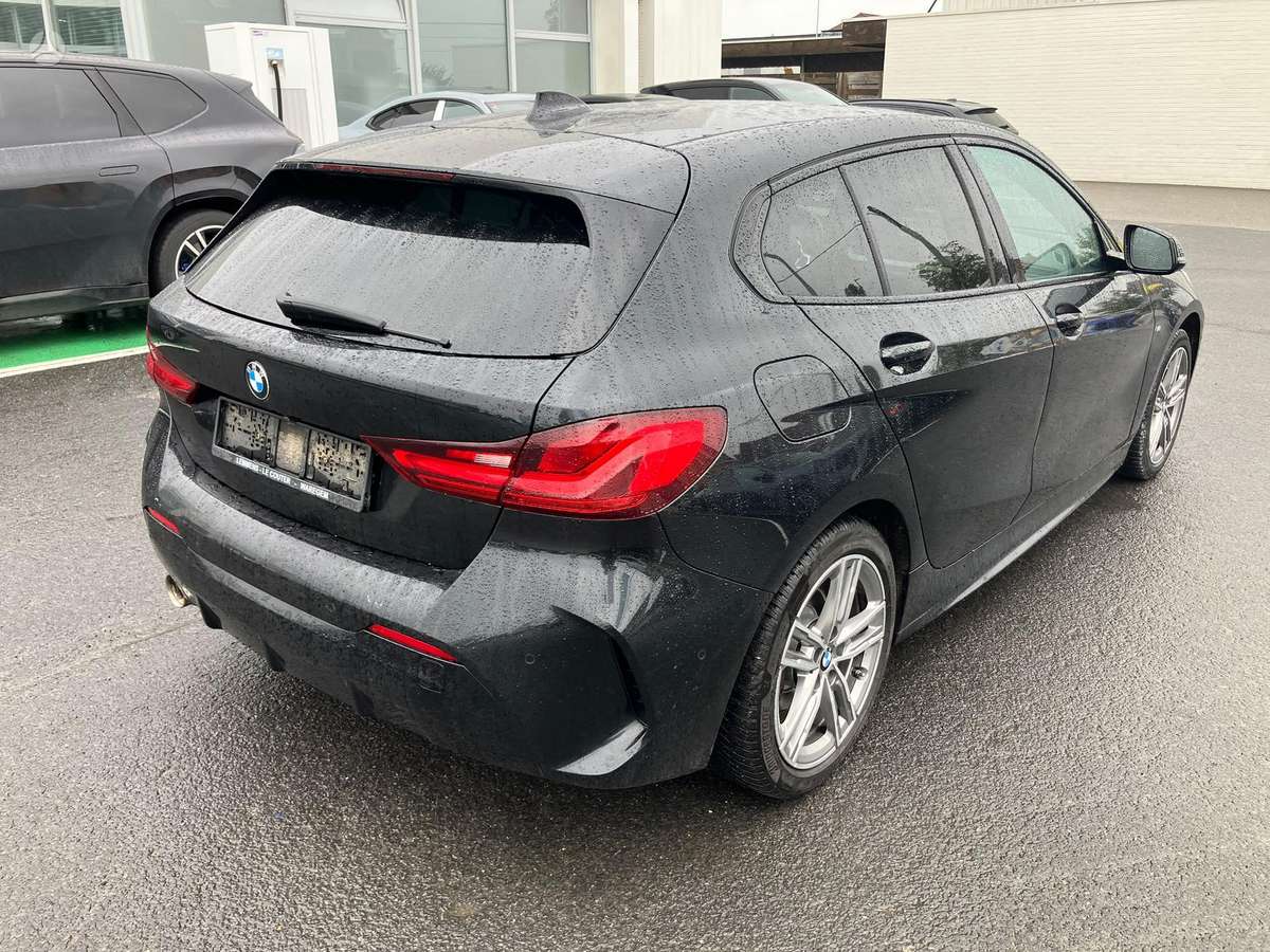 BMW 118, 1.5 l., hatchback