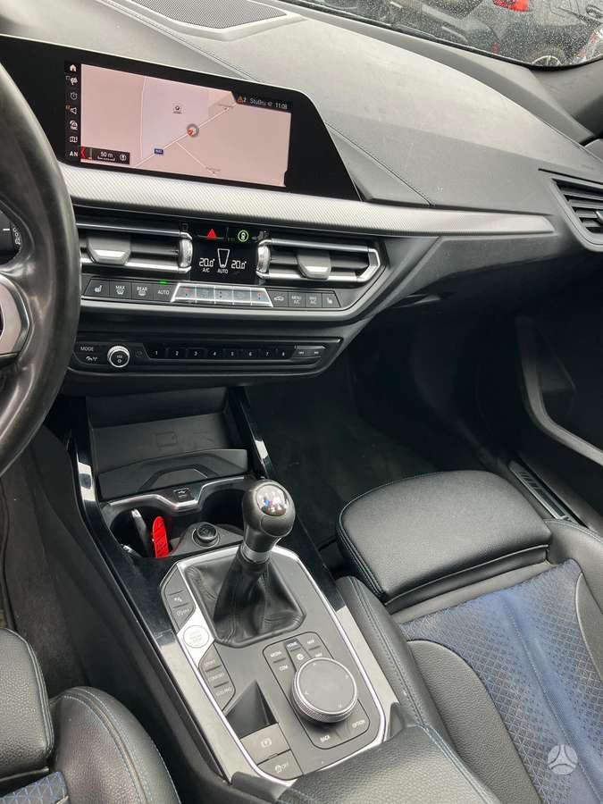 BMW 118, 1.5 l., hatchback