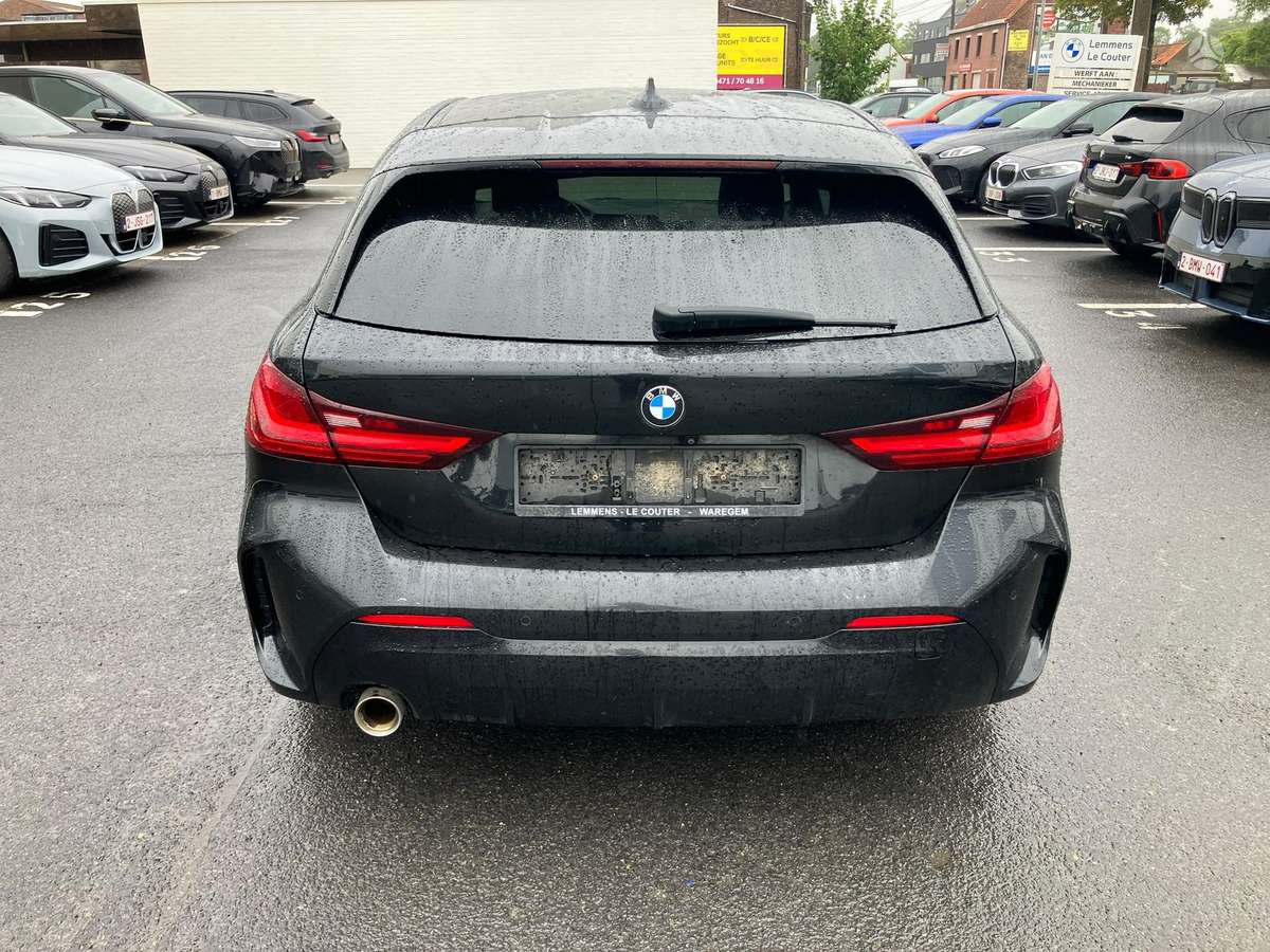 BMW 118, 1.5 l., Хэтчбек