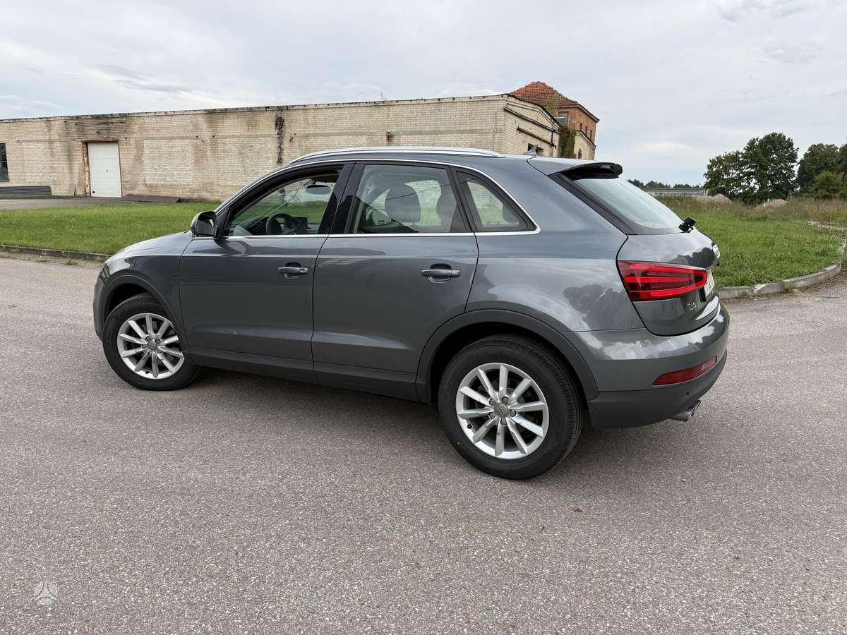 Audi Q3, 2.0 l., Внедорожник / Кроссовер
