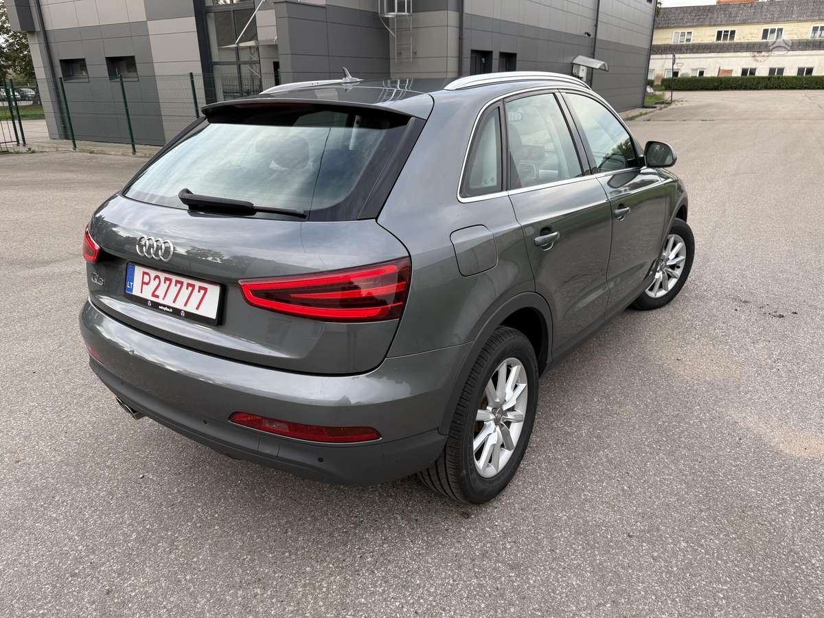 Audi Q3, 2.0 l., Внедорожник / Кроссовер