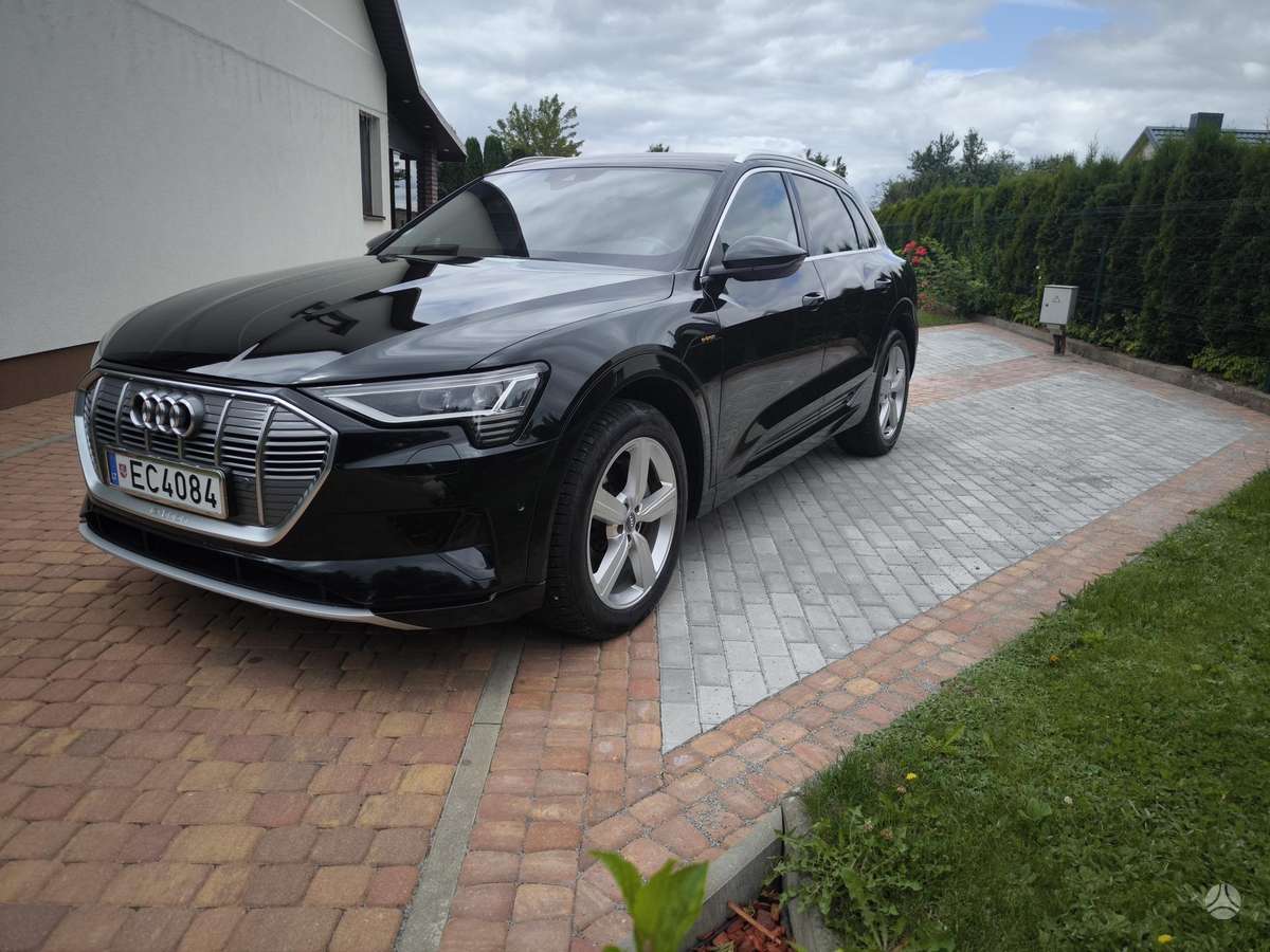 Audi e-tron, 95 kWh, off-road / crossover