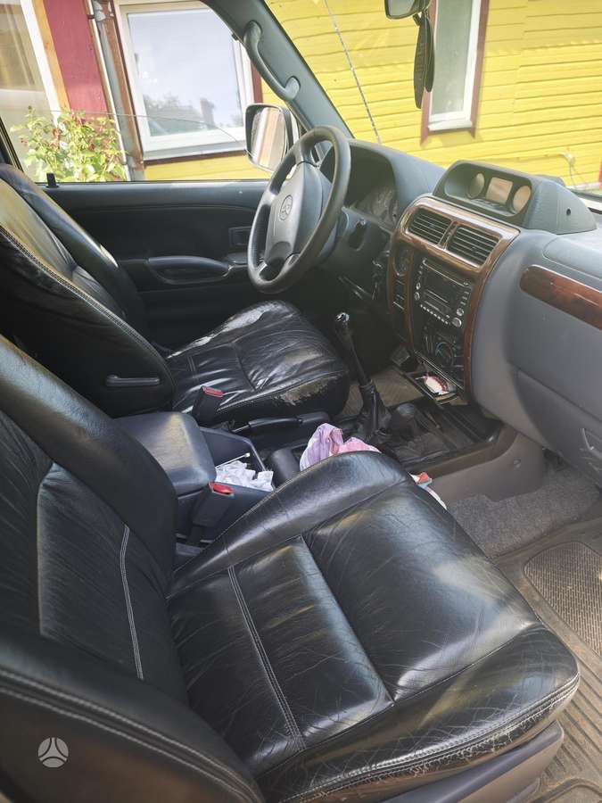 Toyota Land Cruiser - 4