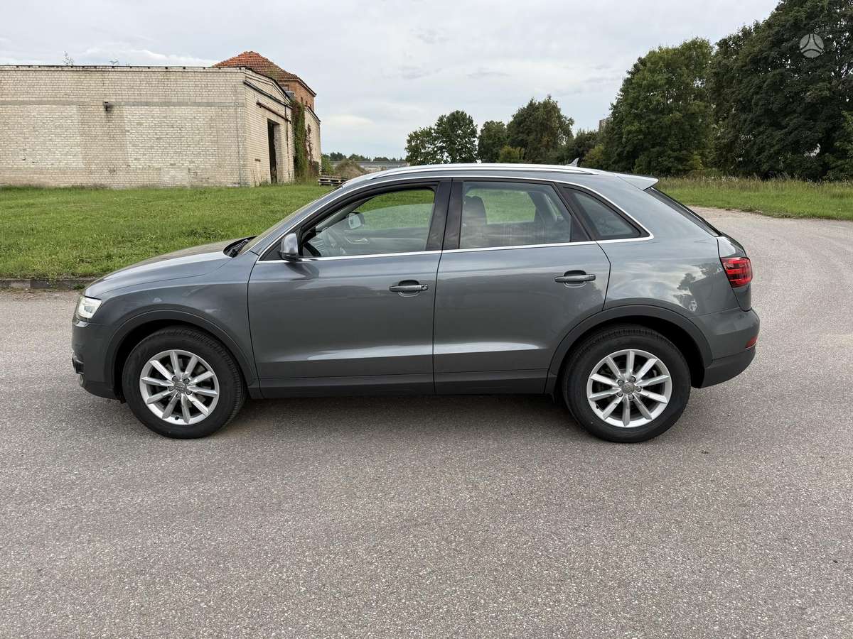 Audi Q3, 2.0 l., Внедорожник / Кроссовер