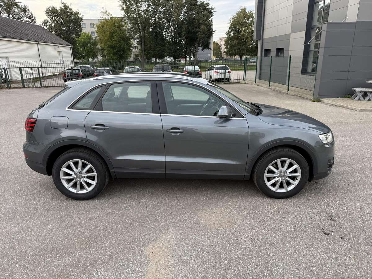 Audi Q3, 2.0 l., Внедорожник / Кроссовер