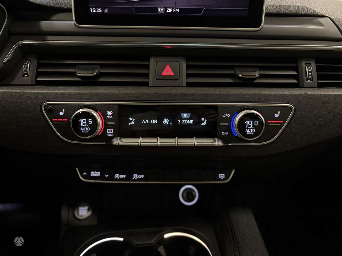 Audi A4, 2.0 l., Седан