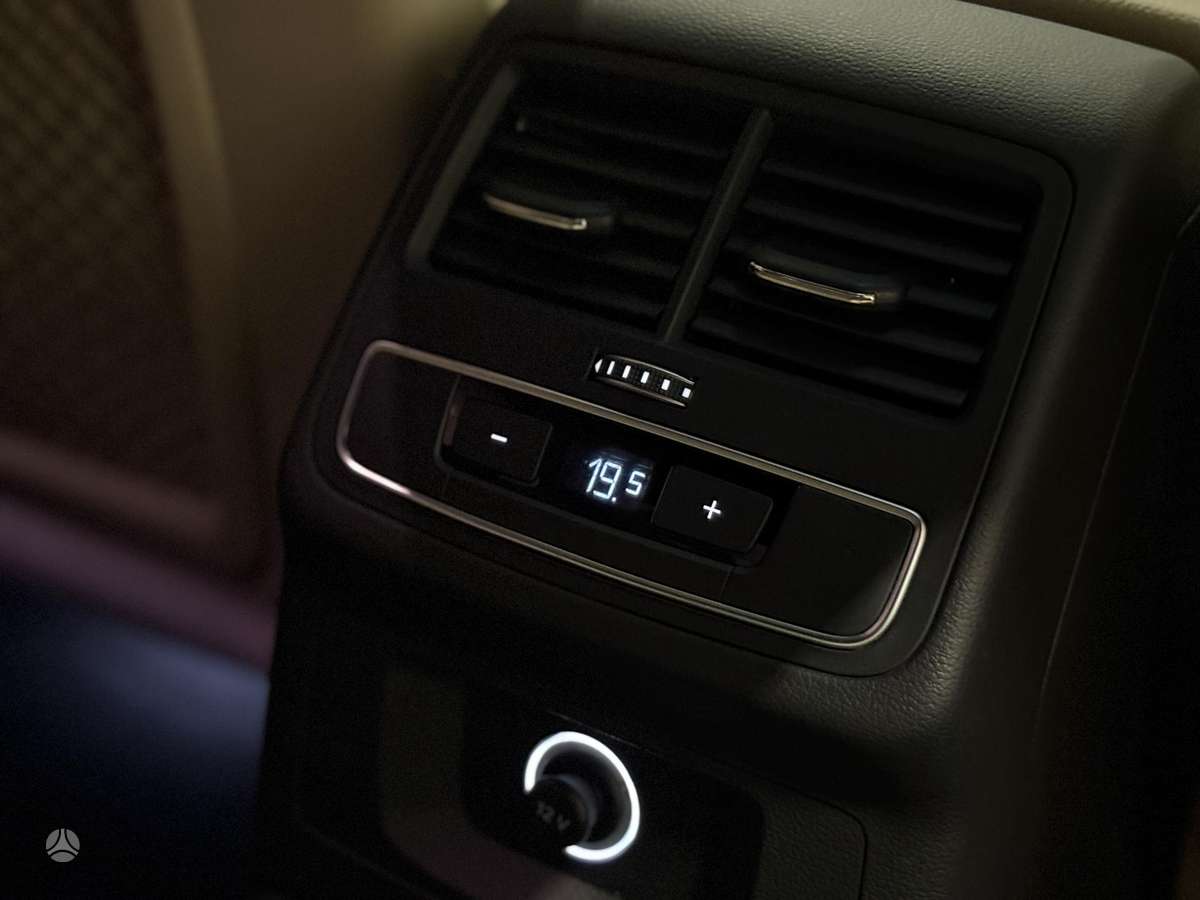Audi A4, 2.0 l., Седан