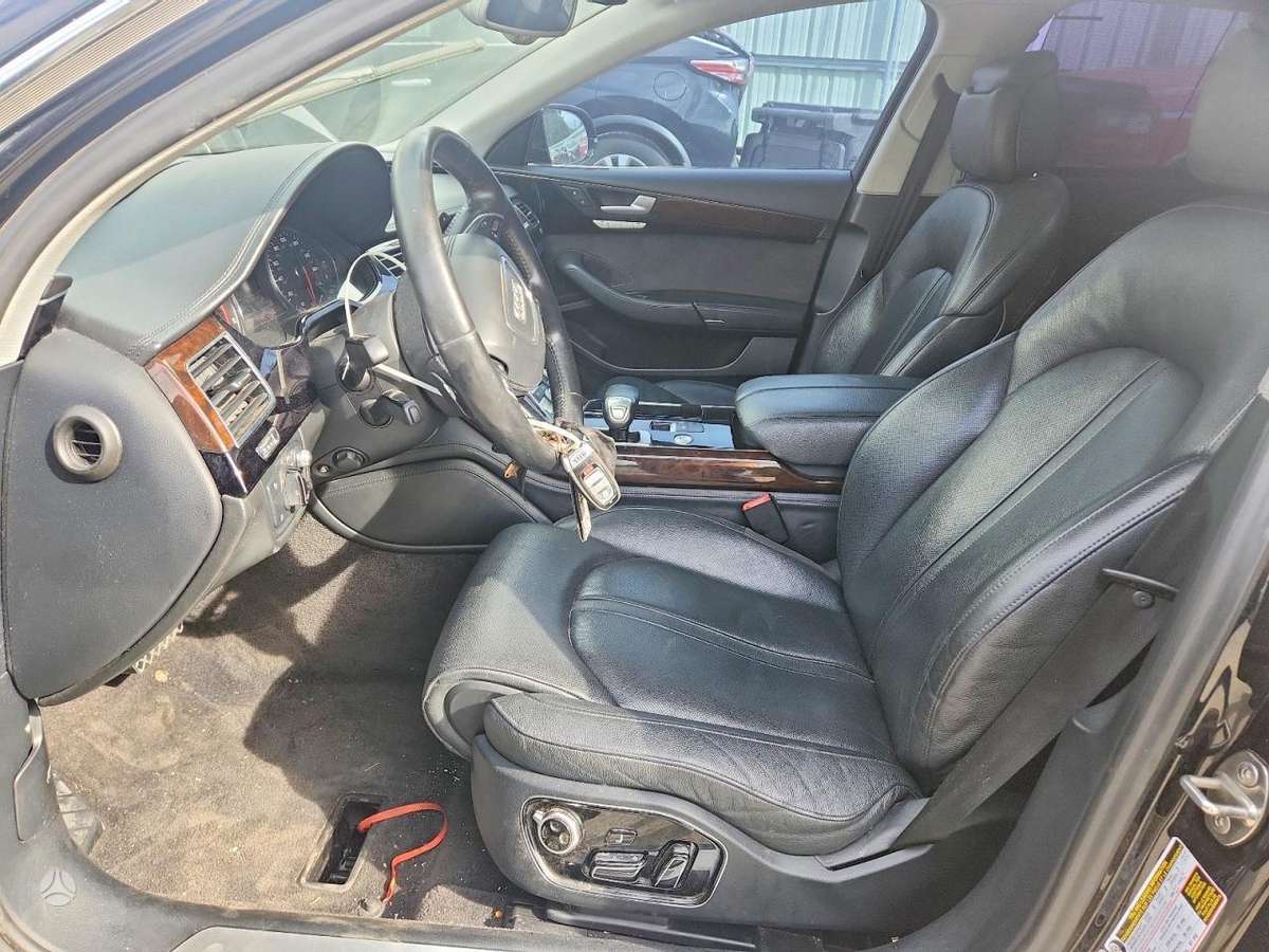Audi A8, 3.0 l., Седан