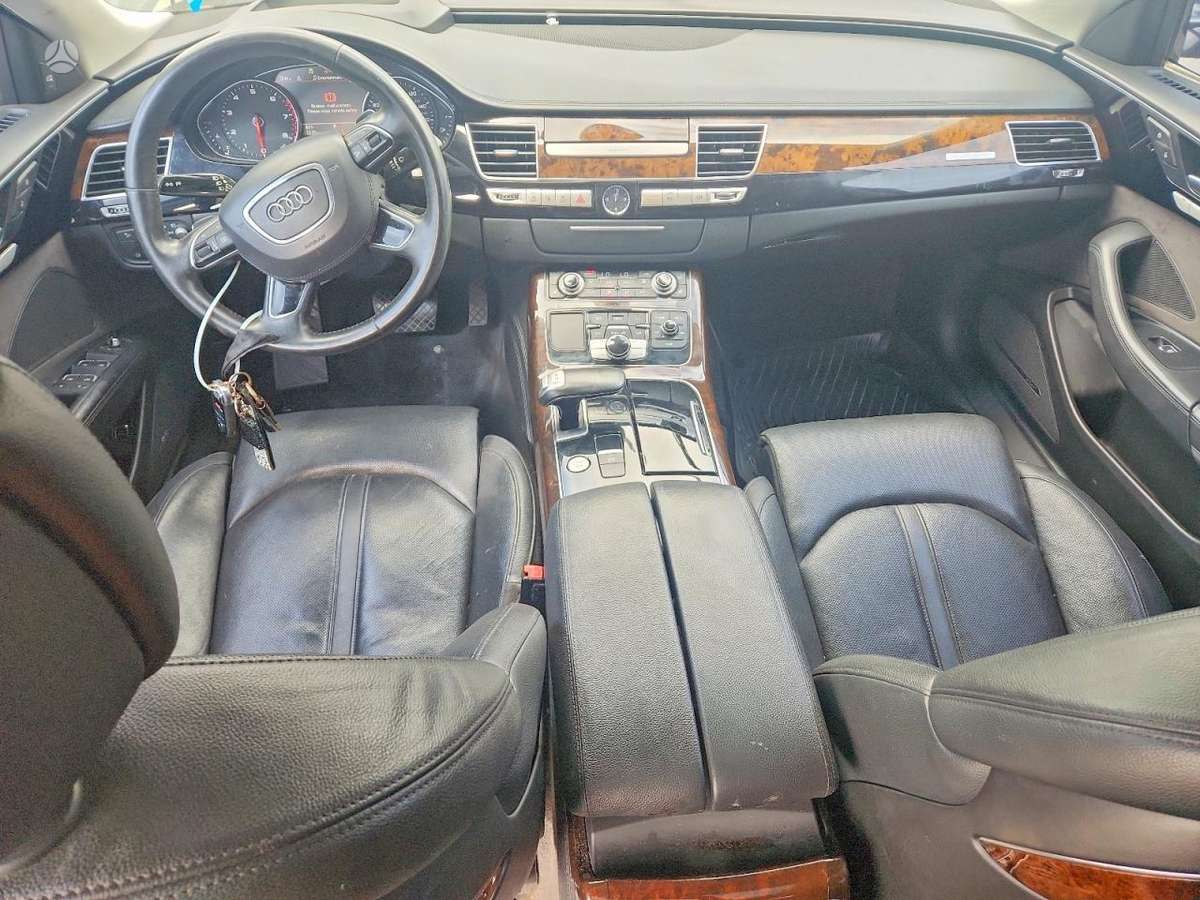 Audi A8, 3.0 l., Седан