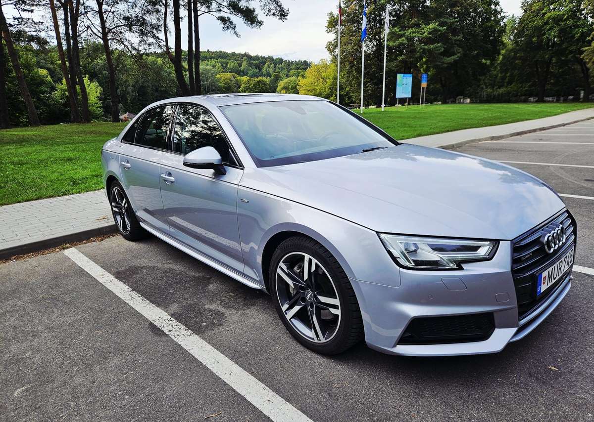 Audi A4, 2.0 l., Седан