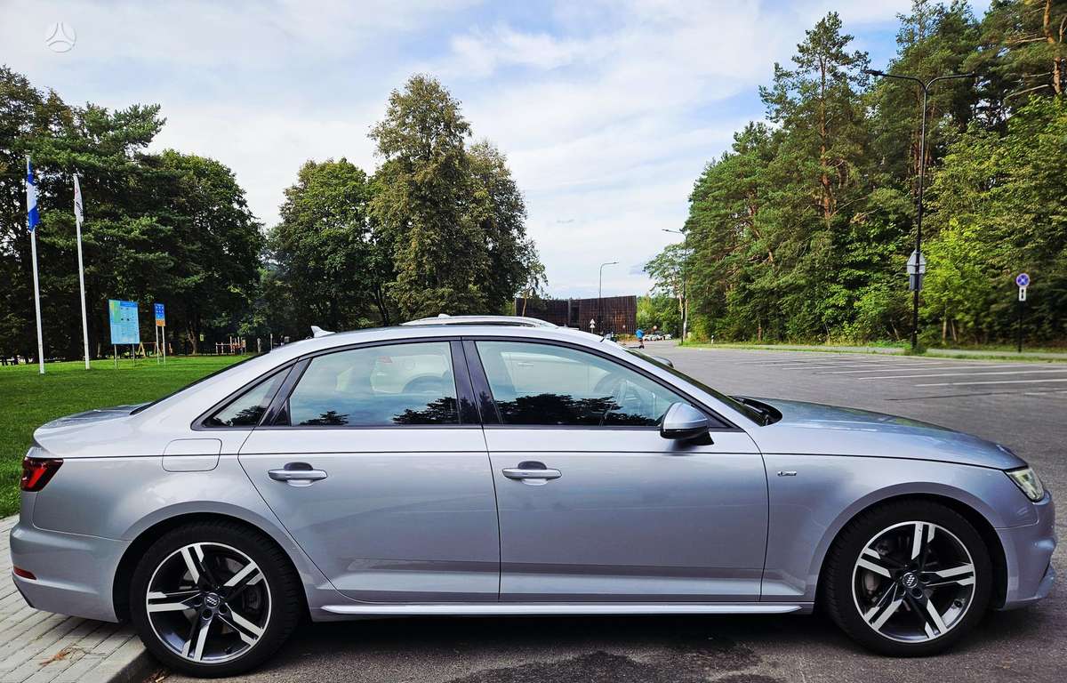 Audi A4, 2.0 l., Седан