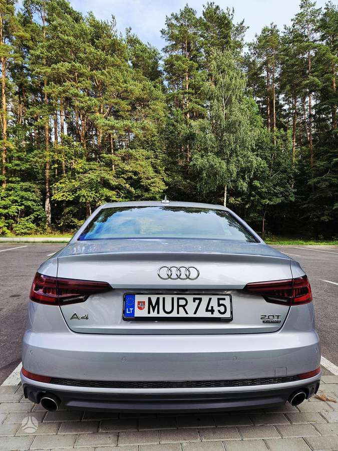 Audi A4, 2.0 l., Седан