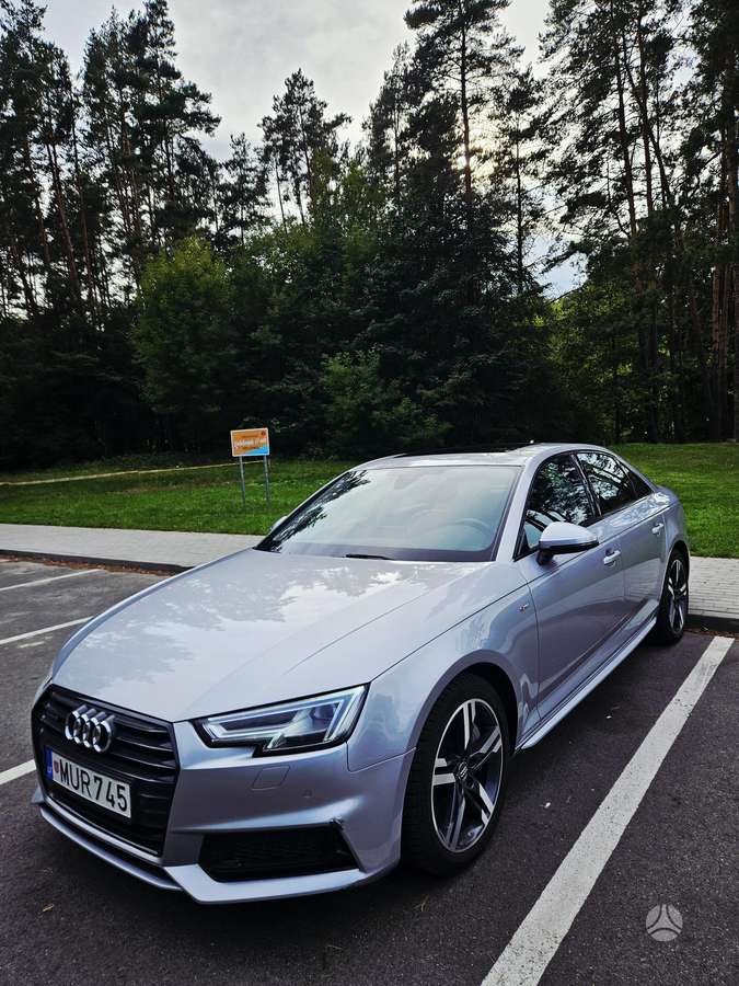 Audi A4, 2.0 l., Седан