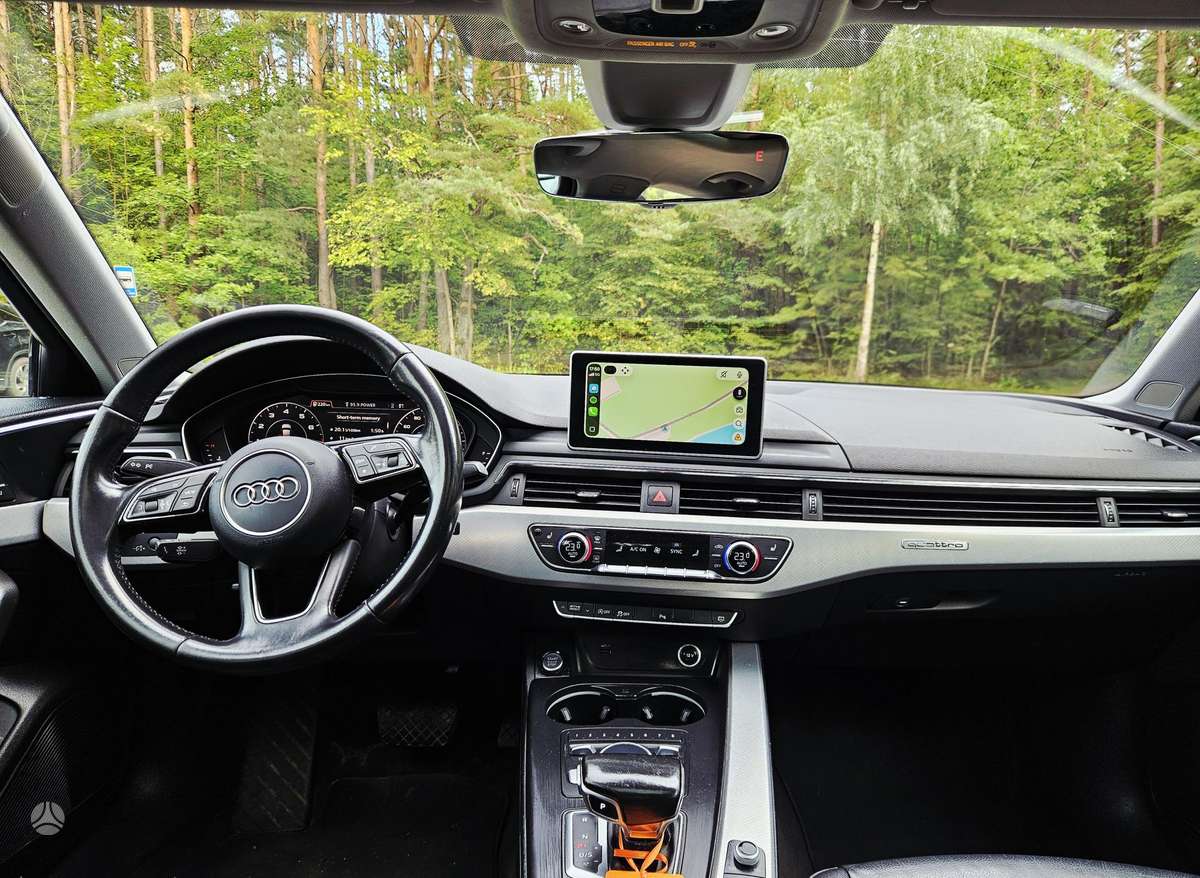 Audi A4, 2.0 l., Седан
