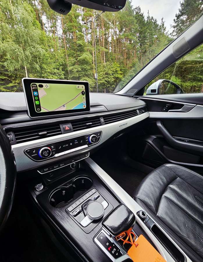 Audi A4, 2.0 l., Седан