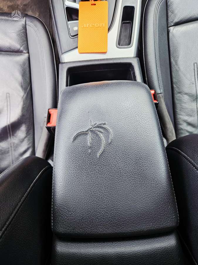 Audi A4, 2.0 l., Седан