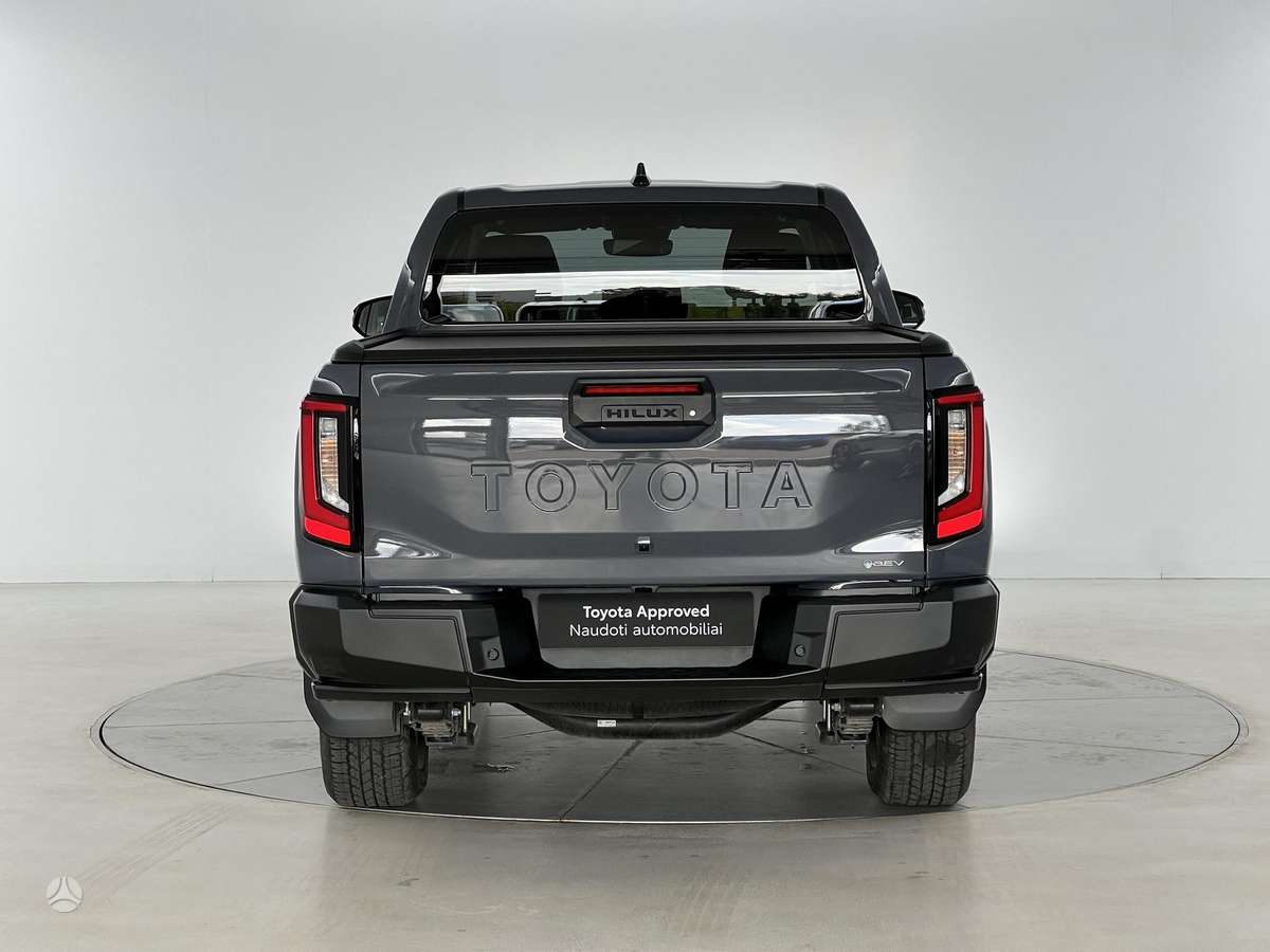 Toyota Hilux - 4