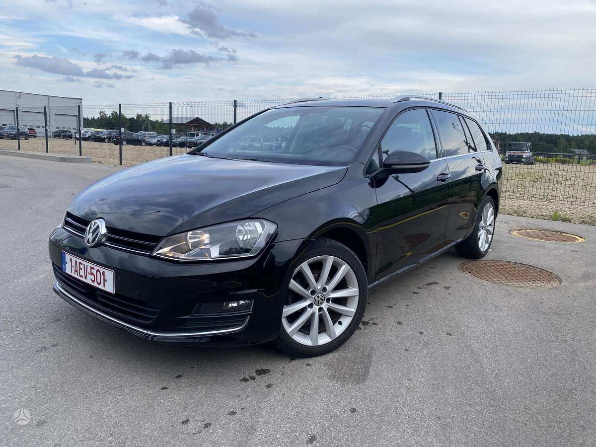 Volkswagen Golf - 1