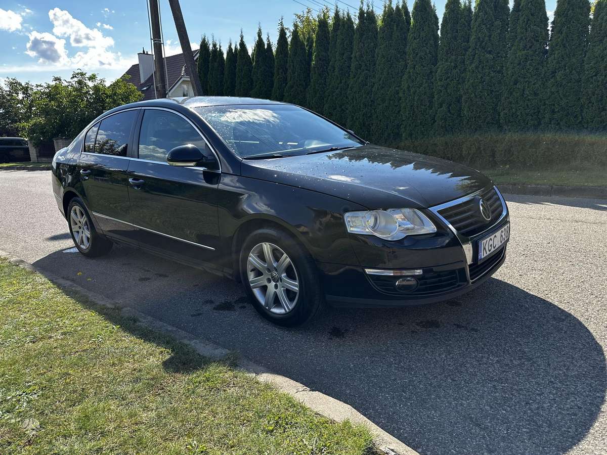 Volkswagen Passat - 1