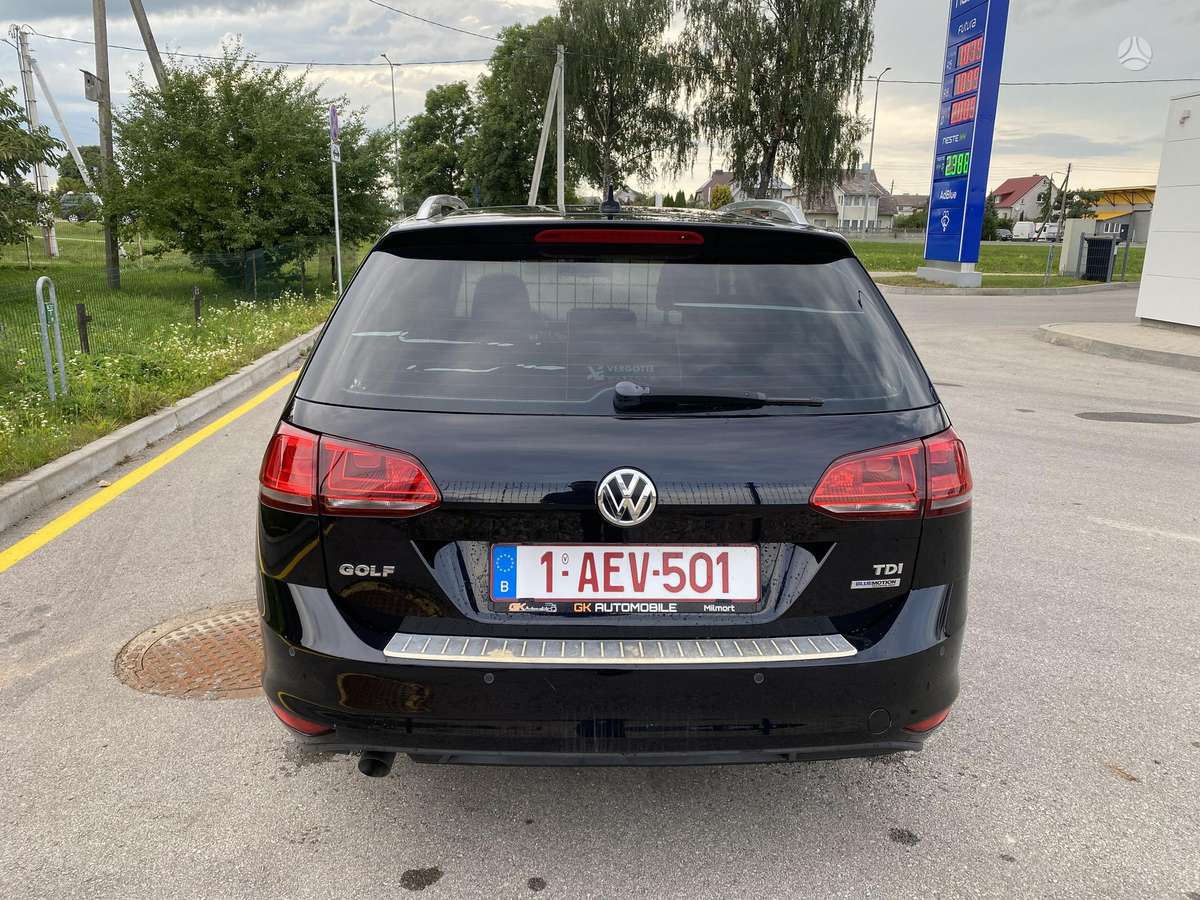 Volkswagen Golf - 5