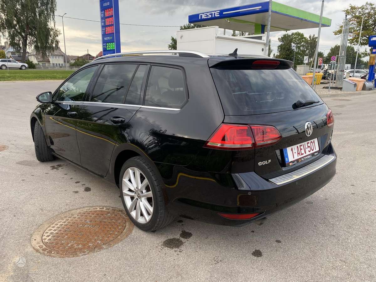 Volkswagen Golf - 6