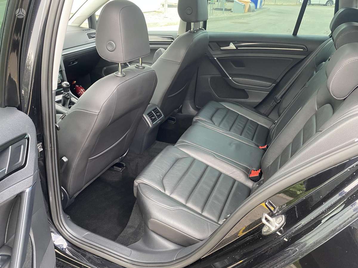 Volkswagen Golf - 12