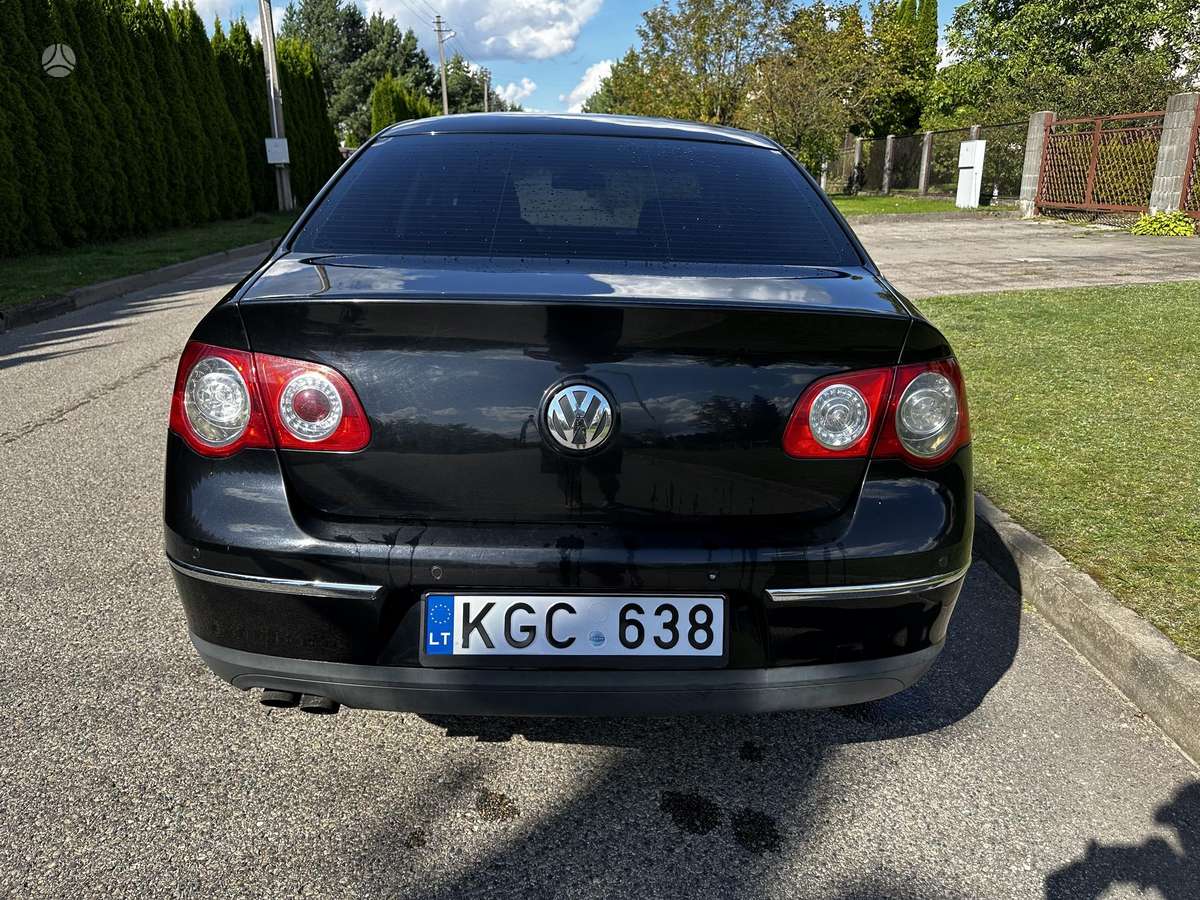 Volkswagen Passat - 4