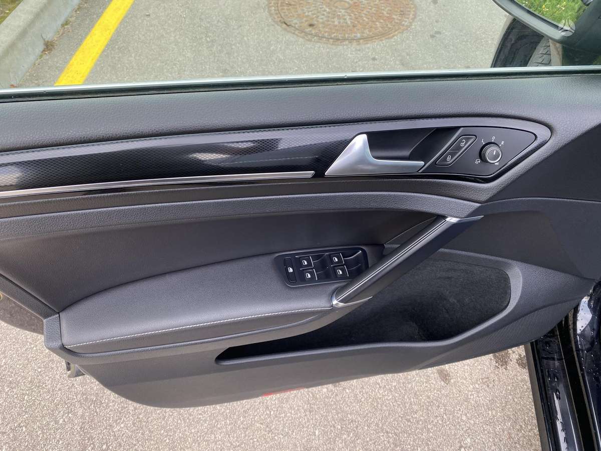 Volkswagen Golf - 9