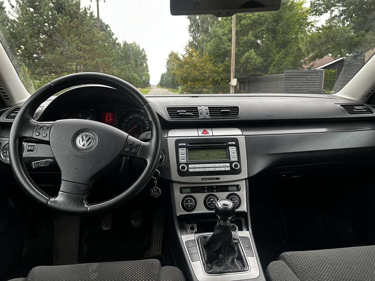 Volkswagen Passat - 10