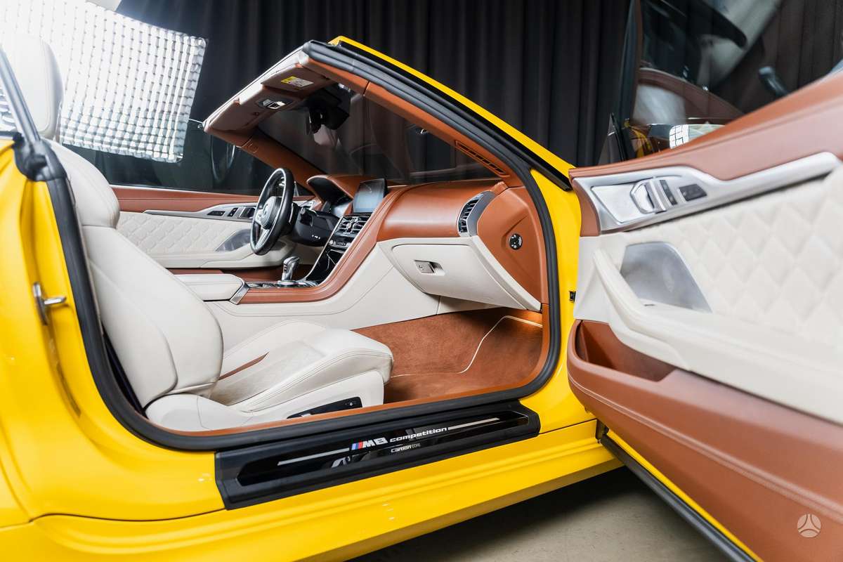 BMW M8, 4.4 l., convertible