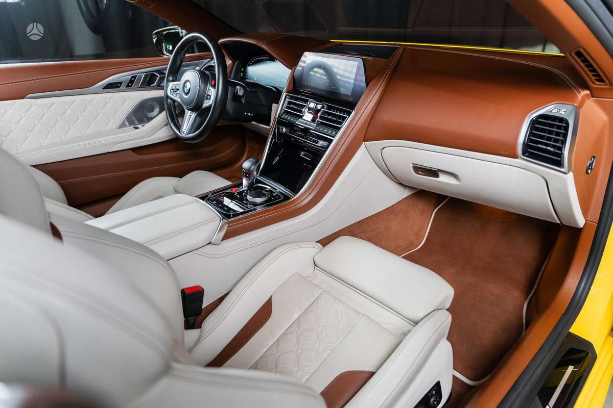 BMW M8, 4.4 l., convertible