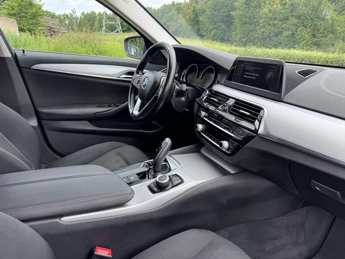 BMW 520, 2.0 l., Седан
