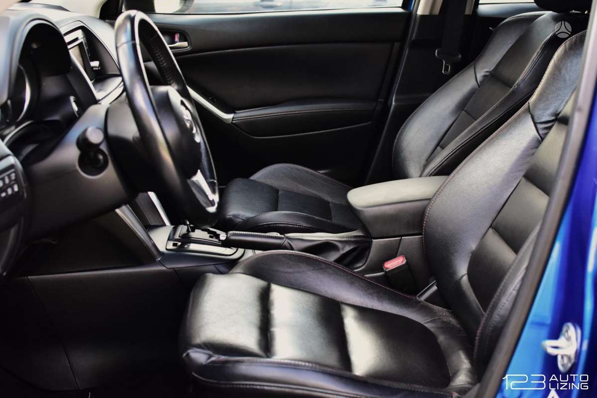 Mazda CX-5, 2.2 l., off-road / crossover