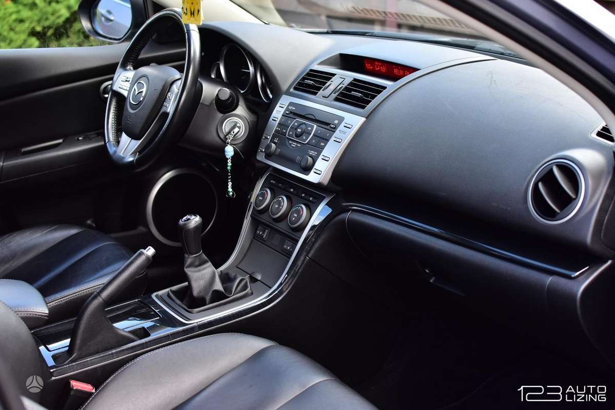 Mazda 6, 2.0 l., hatchback