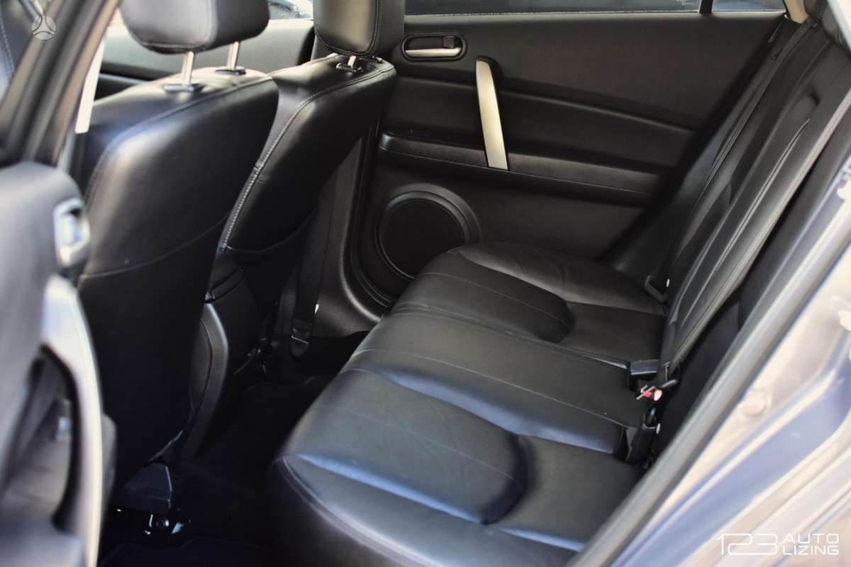 Mazda 6, 2.0 l., Хэтчбек