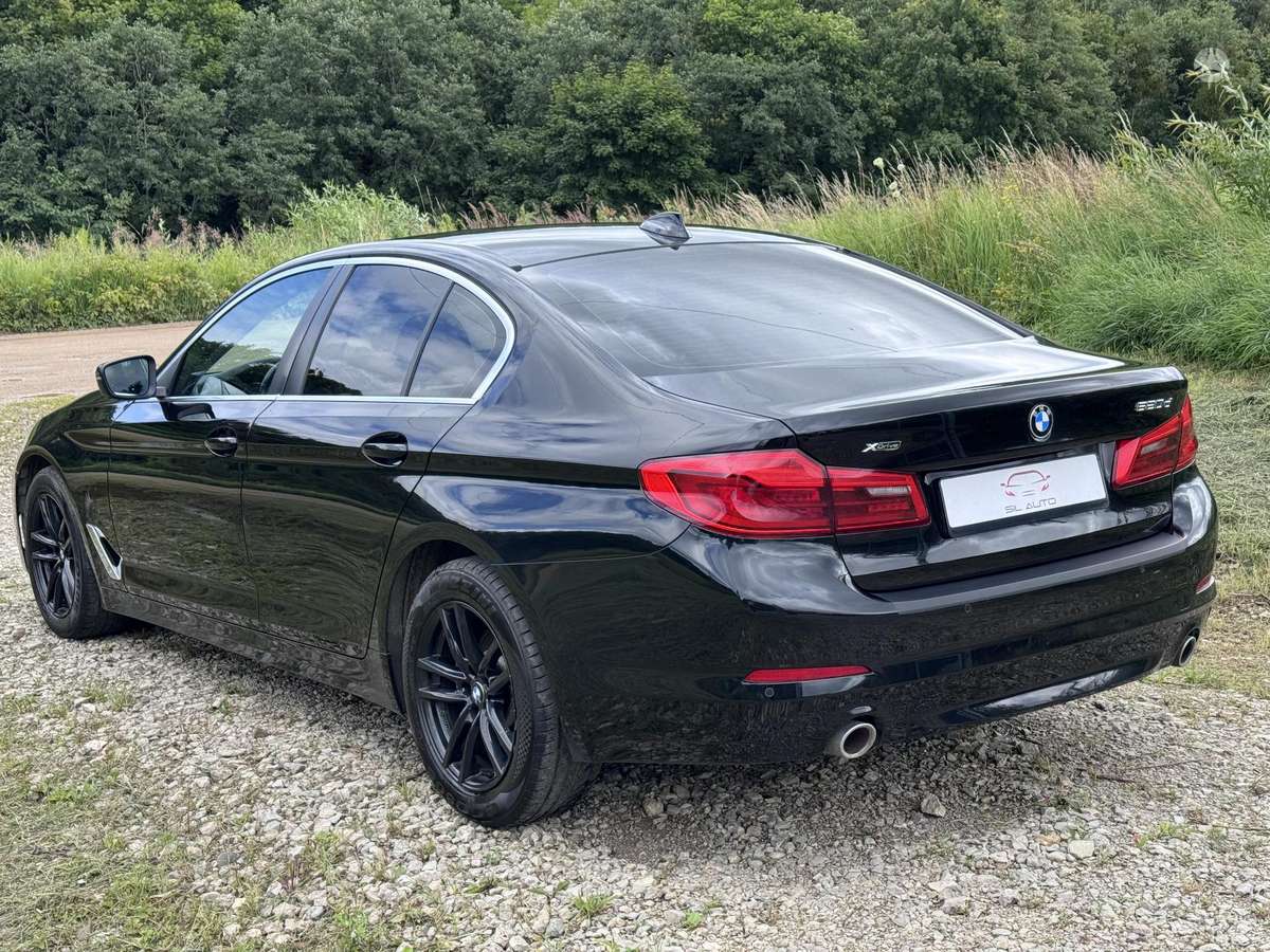 BMW 520, 2.0 l., Седан