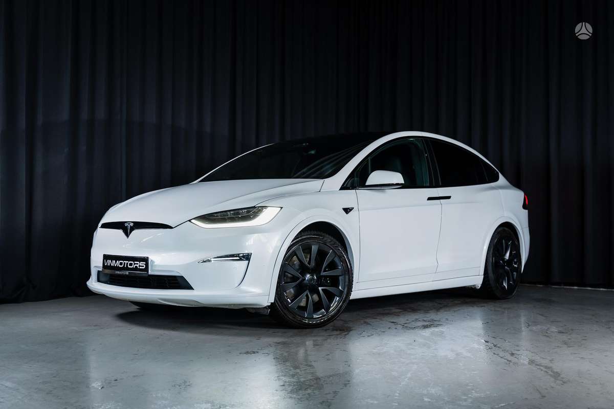 Tesla Model X - 1