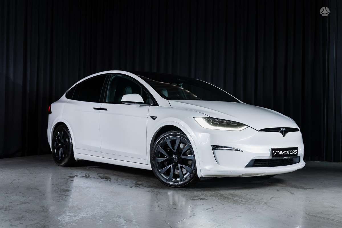 Tesla Model X - 3