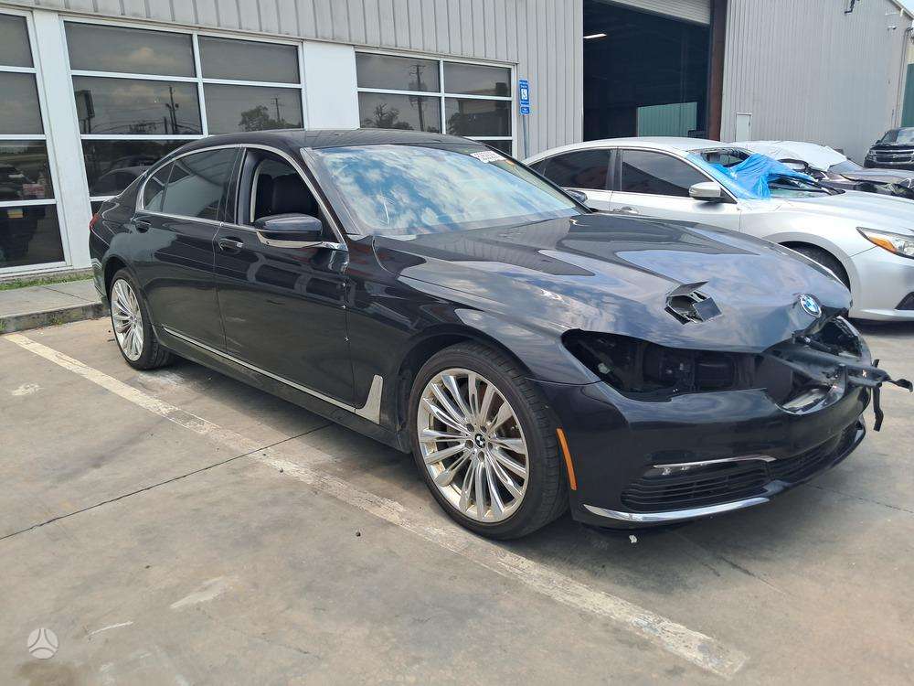 BMW 750, 4.4 l., Лимузин