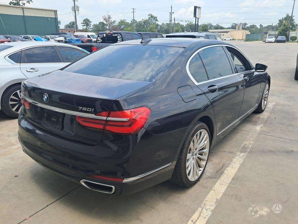 BMW 750, 4.4 l., Лимузин