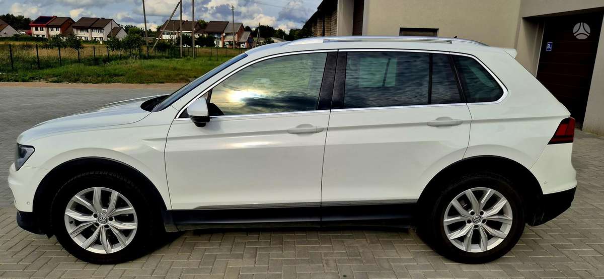 Volkswagen Tiguan - 10