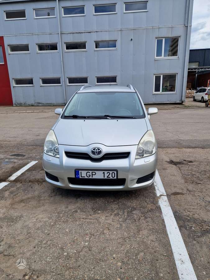 Toyota Corolla Verso - 1