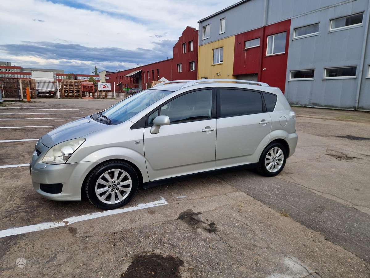 Toyota Corolla Verso - 2
