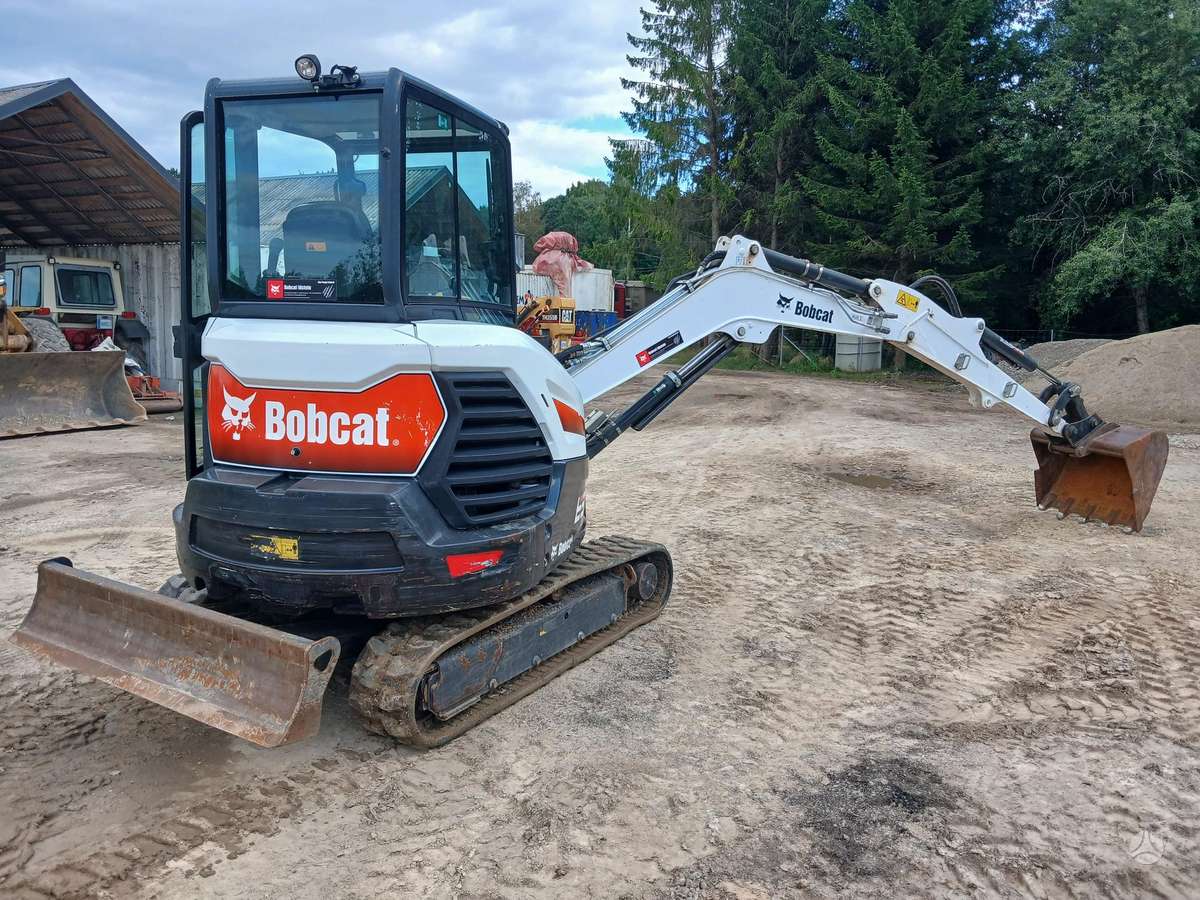 Bobcat E34, mini excavator