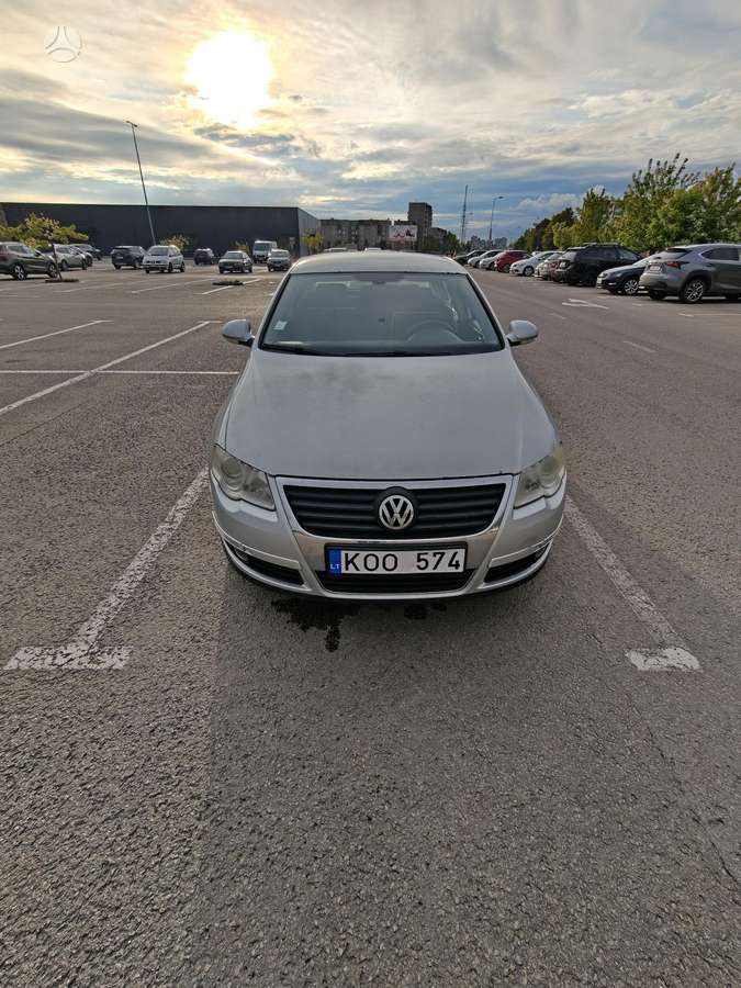 Volkswagen Passat - 4